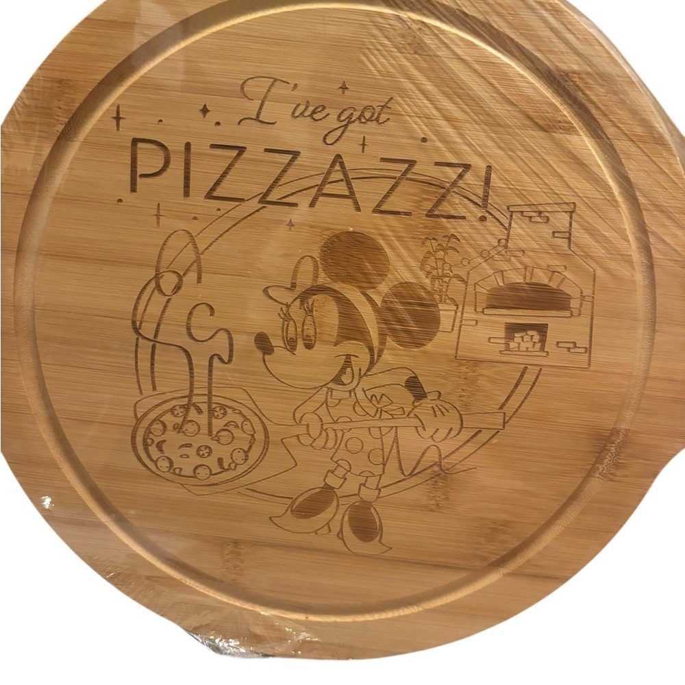 Disney Parks EPCOT Food & Wine Festival Minnie Pizza Wooden Serving Board New - Picture 2 of 5